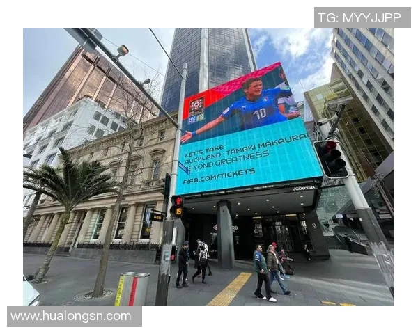 足球明星卡包金色闪耀登场收藏热潮引发球迷狂欢 足球明星卡包金色闪耀登场收藏热潮引发球迷狂欢