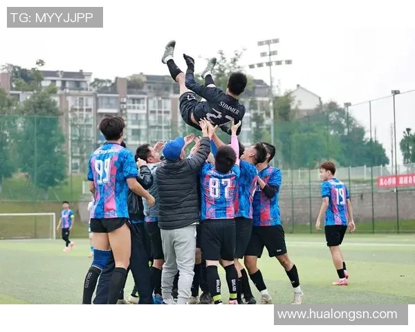 足球明星为队友出头的精彩瞬间视频集锦展现团结与友谊的力量 足球明星为队友出头的精彩瞬间视频集锦展现团结与友谊的力量