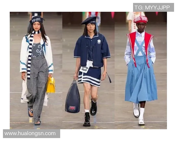 足球明星背书包的创意图片展示与时尚搭配解析 足球明星背书包的创意图片展示与时尚搭配解析