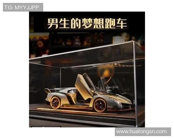足球明星C罗汽车摆件的魅力与收藏价值解析