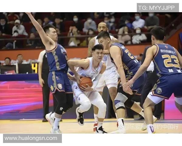 石门篮球明星的崛起与挑战：从校园到职业赛场的奋斗历程与荣耀追寻